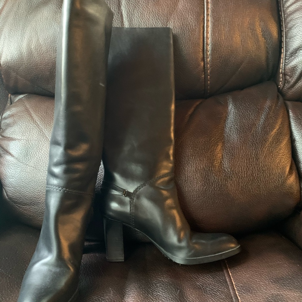 Tod’s Knee High  Leather Boots